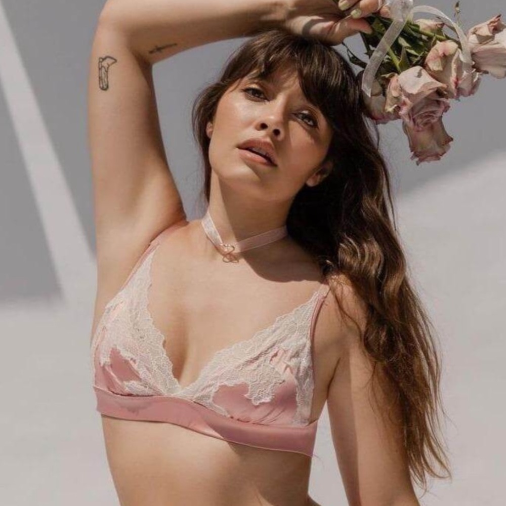 LA VIE EN ROSE SATIN BRA WITH FLORAL LACE DETAIL